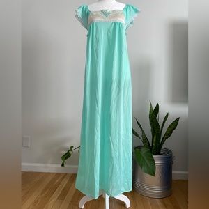 Vintage 80s Floral Embroidered/Lace Nightgown & Robe Set